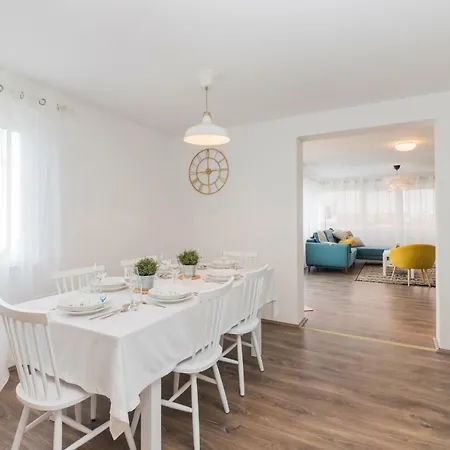 Zara Apartment