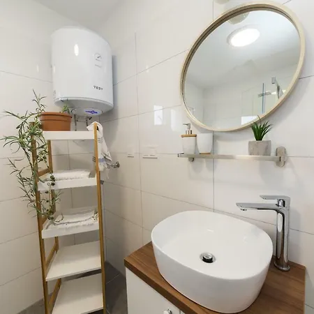 Zara Apartment *